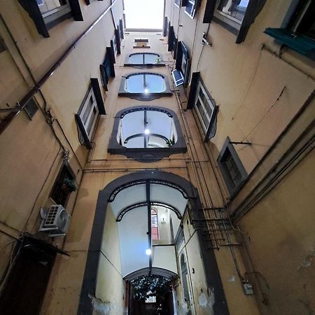 Ferienwohnung Interno 13, Nel Cuore Di Napoli Exterior foto